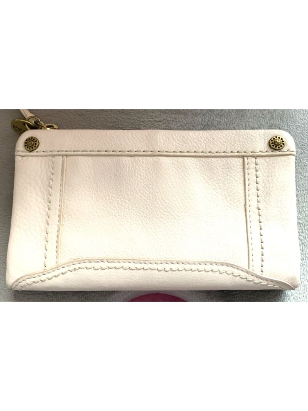 The Sak Wallet Wristlet Beige Leather Bi Fold 13 Card Slots 3 zipper pockets